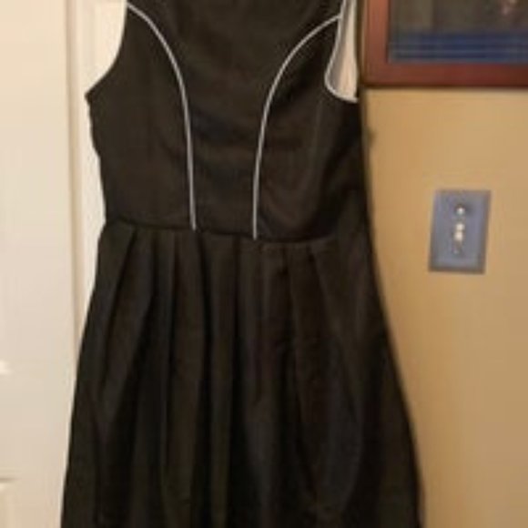 CLEARLOVE WOMENS SLEEVELESS DRESS NEW SIZE MEDIUM - Picture 3 of 6